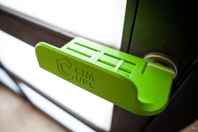 CIM-UPC-hands-free-3D-printed-door-handle-opener
