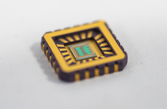 neuroni artificiali silicio