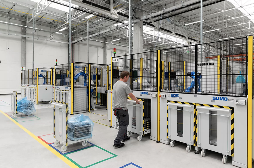 Yaskawa robot produzione componenti e-bike EGS Automatisierungs