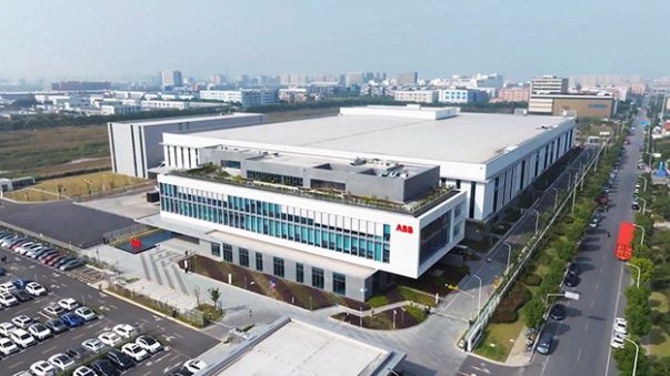 ABB mega stabilimento robotica automazione Shanghai Cina