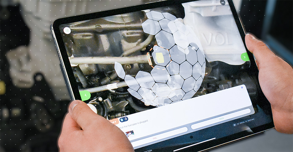 PTC ispezione visiva AR modulo Step Check AI Vuforia controllo qualità
