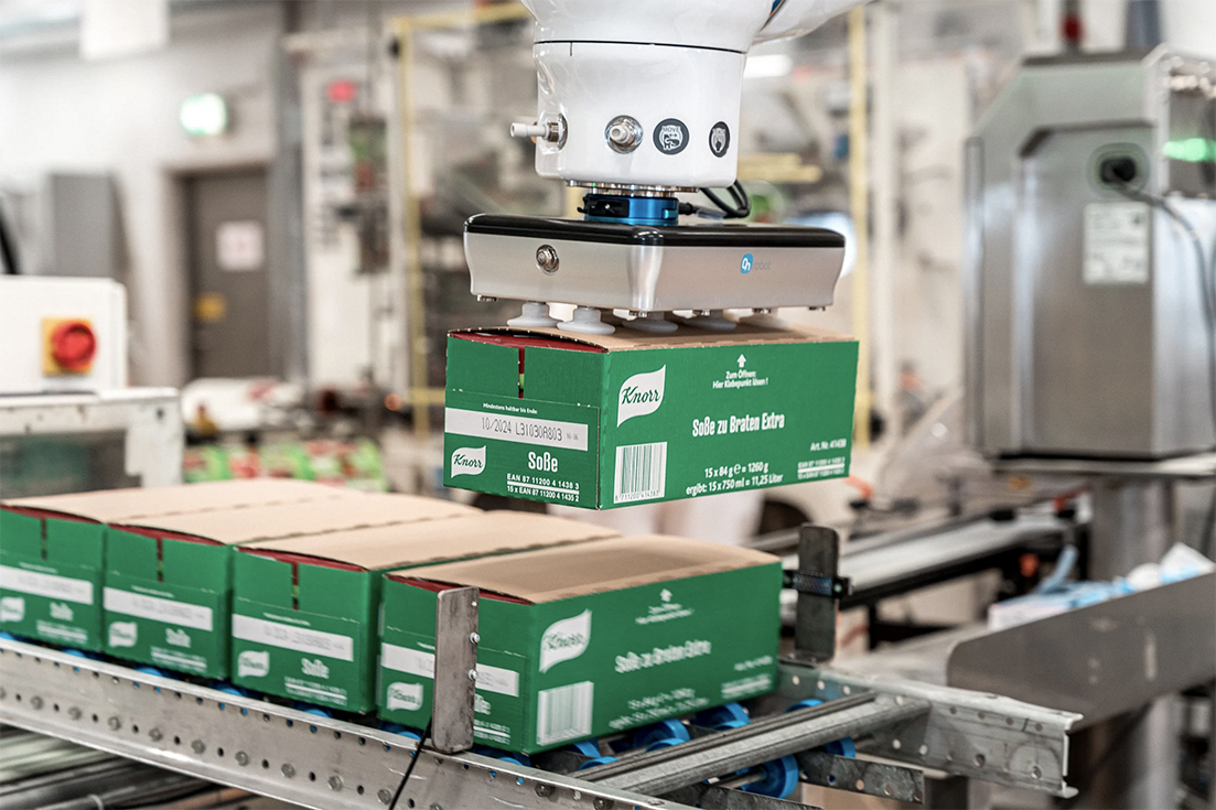Yaskawa cobot pallettizzazione Unilever Knorr system integrator Bayer noleggio operativo