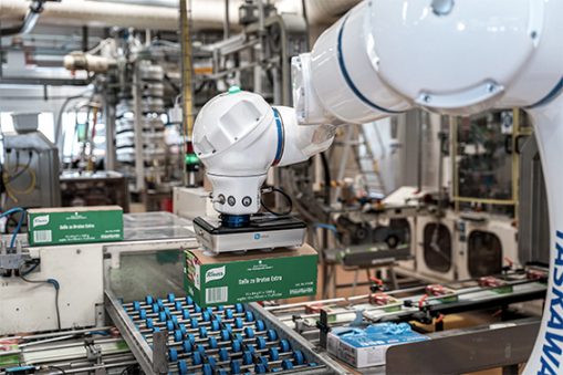 Yaskawa cobot pallettizzazione Unilever system integrator Bayer noleggio operativo