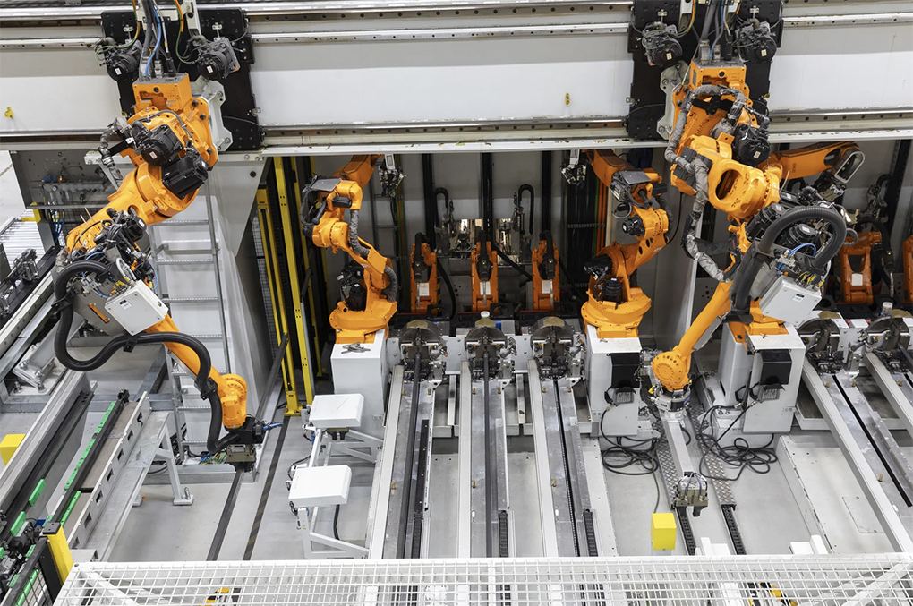 Yaskawa robot saldatura PERI componenti ponteggi impalcature movimentazione ispezione
