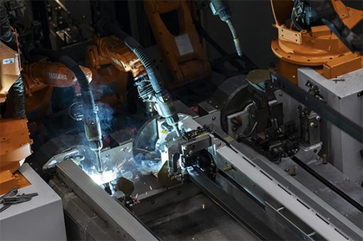 Yaskawa robot saldatura movimentazione PERI componenti ponteggi impalcature