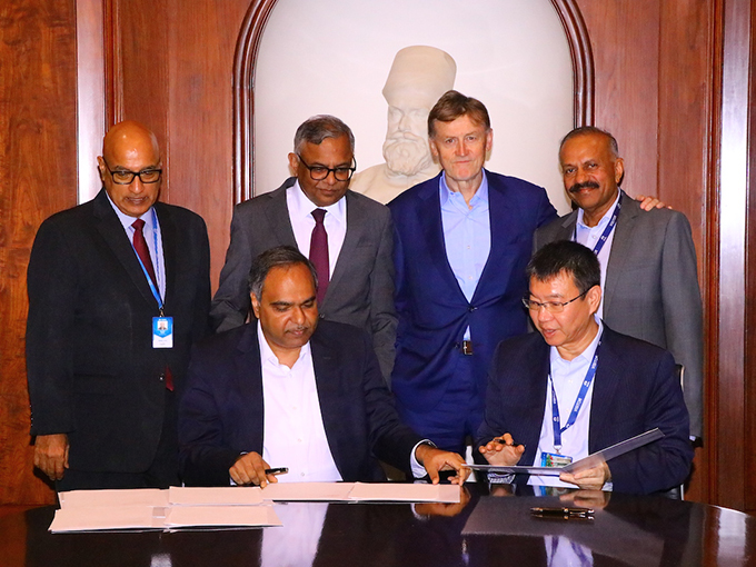 Analog-Devices-Mou-Tata-Group-settore-semiconduttori