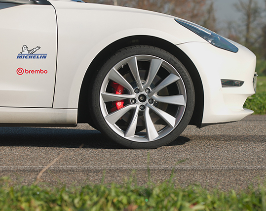 Brembo-Michelin-collaborazione-sicurezza-sistema-frenante-pneumatici