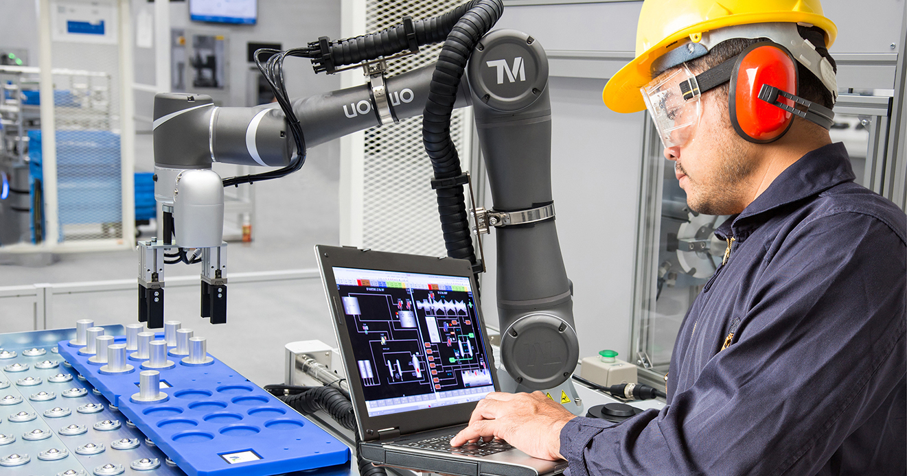 Omron cinque trend automazione società dell'autonomia robotica innovazione AI