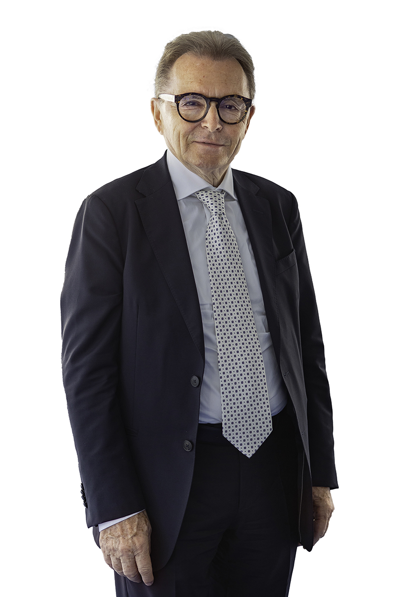 Rattiinox smart factory Mariano Comense lavorazione acciaio inox automazione robotica