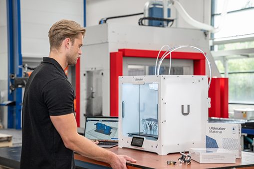 UltiMaker stampante 3D S6 stampa efficiente multimateriale