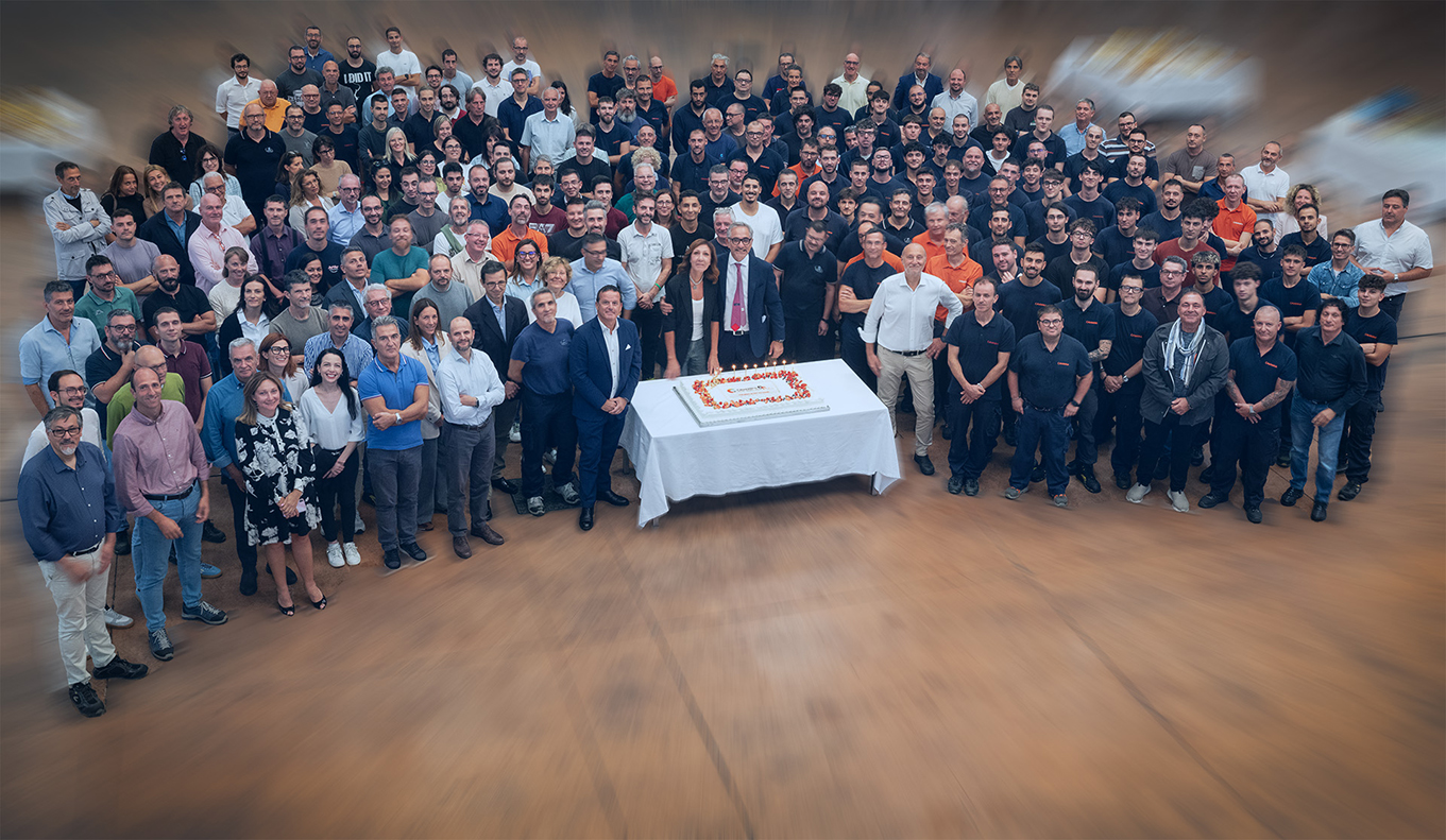 Cavanna anniversario 65 anni packaging foto gruppo dipendenti