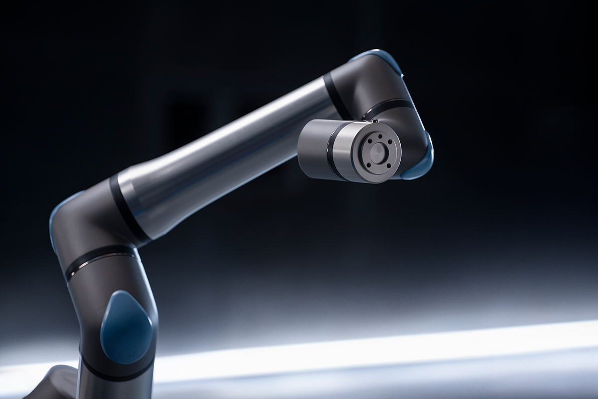 Universal Robots tappa Emilia Romagna cobot settori packaging automotive UR15