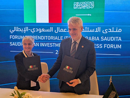 PoliTo-Kaus-MoU-collaborazione-accademica-Italia-Arabia-Saudita-Elena-Maria-Baralis-e-Gianluca-Setti