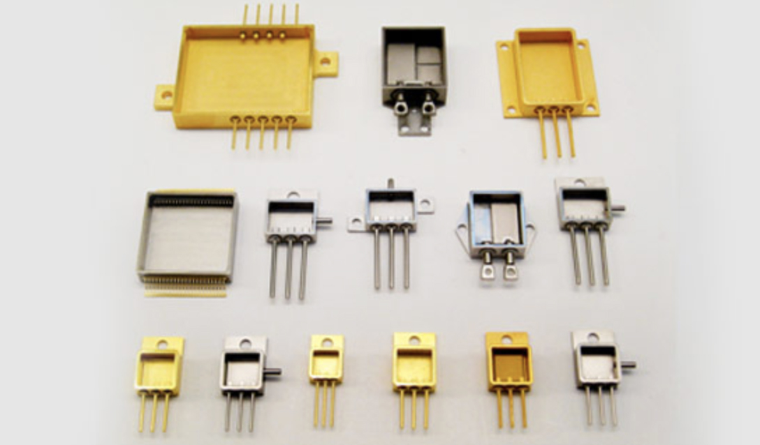 SolidManufacturing microfabbricazione additiva BMF Involucri optoelettronici fotonica e semiconduttori